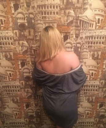 Живу в Москве и у меня есть все, чтобы сделать твои фантазии реальностью. Мои услуги полны страсти и разнообразия. Я умею удовлетворять мужчин на высшем уровне, воплотить в жизнь самые смелые желания. Мои возможности безграничны, и я открыта для новых экспериментов. Посмотри мои фото и убедись в этом сам! У меня есть отличные отзывы, которые только подчеркивают мою красоту и мастерство. Мои услуги позволят тебе расслабиться и насладиться фантастическими ощущениями. Жду твоего звонка, чтобы сделать твои мечты реальностью! 😉💋 4965, 39 лет